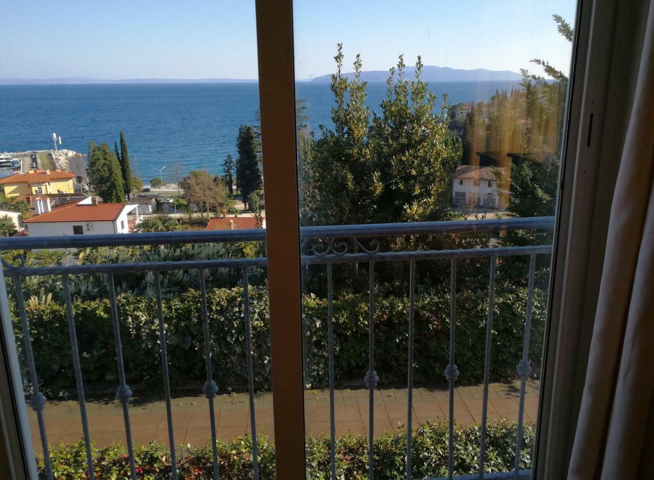Mihaela Apartment
