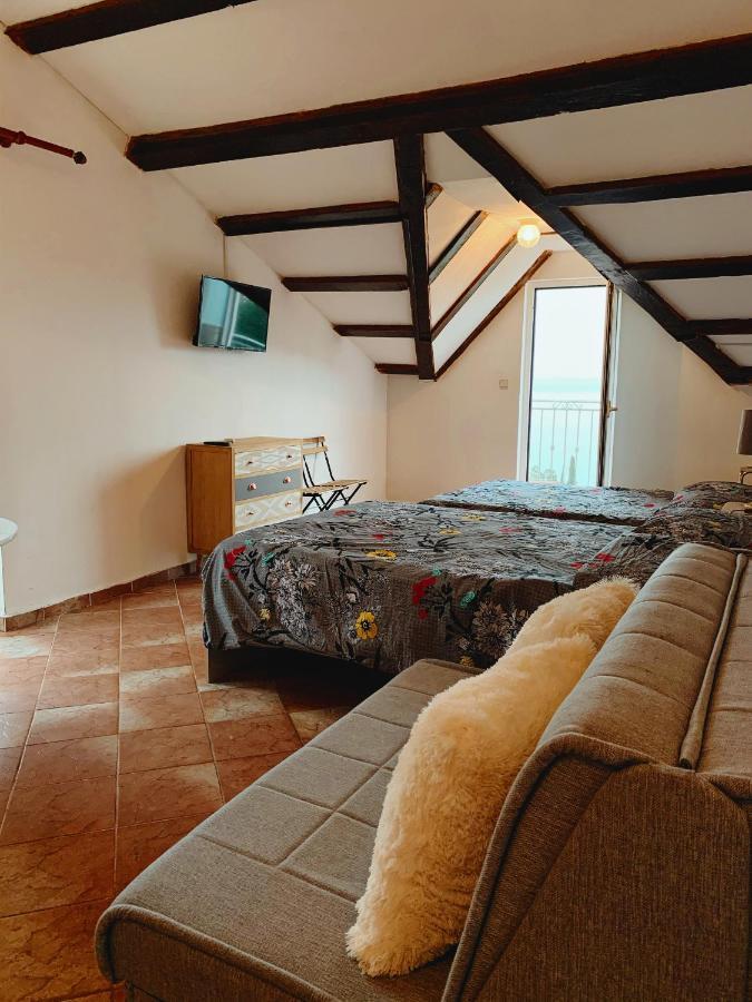 Mihaela Apartment *